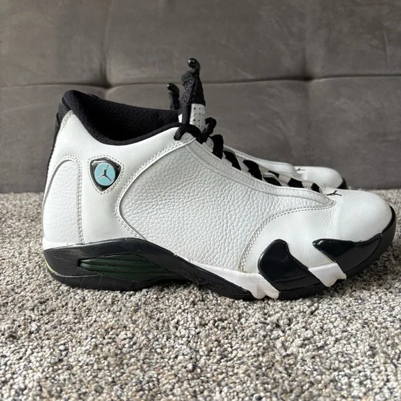 Jordan size 10 black and white - Picture 3 of 10